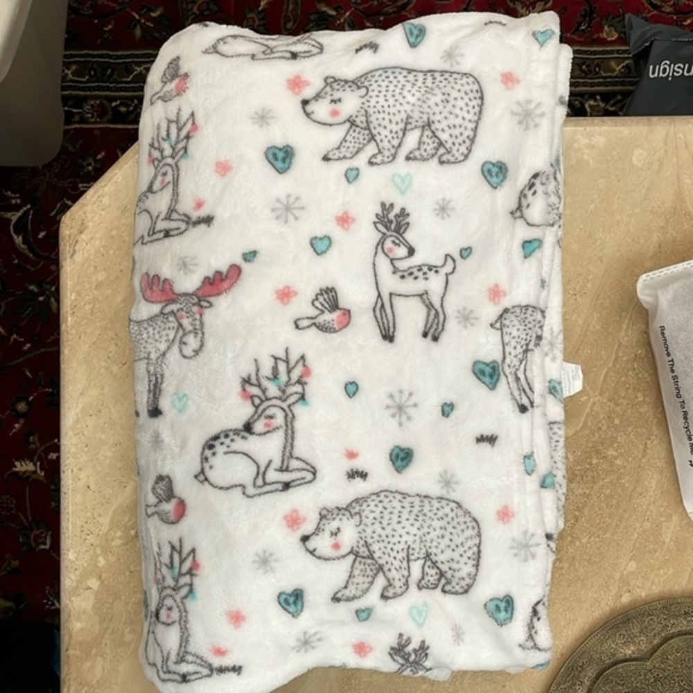 Cozy fleece throw 45x65” NWOT Never used